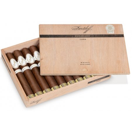 Trabucuri Davidoff Dominicana Toro 10 fumez tigari dominicane
