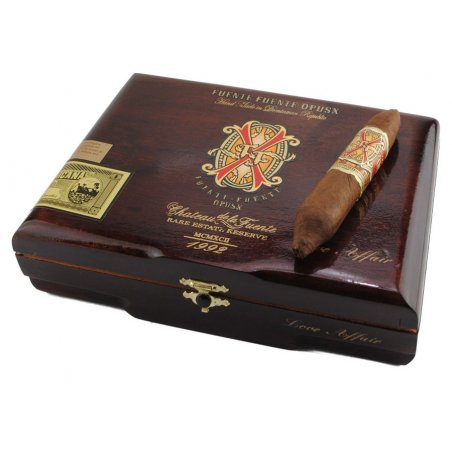 Trabucuri Arturo Fuente OpusX Love Affair 18