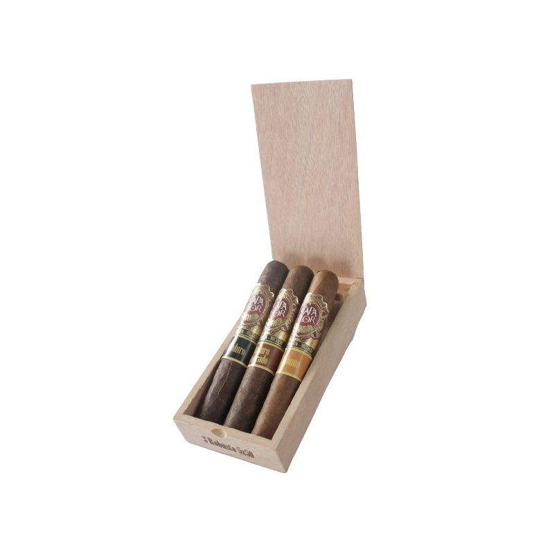 Trabucuri Capa Flor Triple Robusto Selection Gift Box (3)
