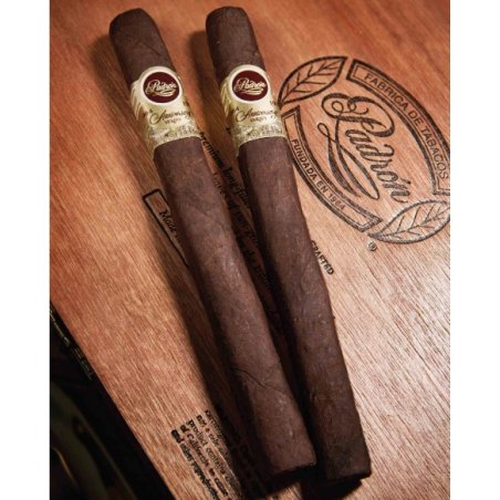 Trabucuri Padrón 1964 Anniversary Series Superior 25