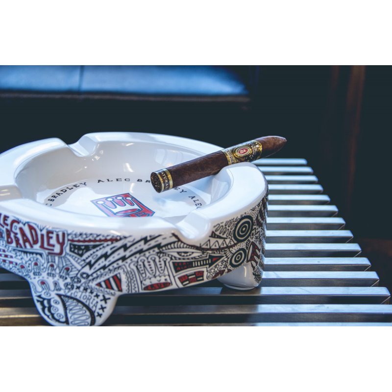 Scrumiera trabuc The Bump AB 4 lacasuri Grande de vanzare