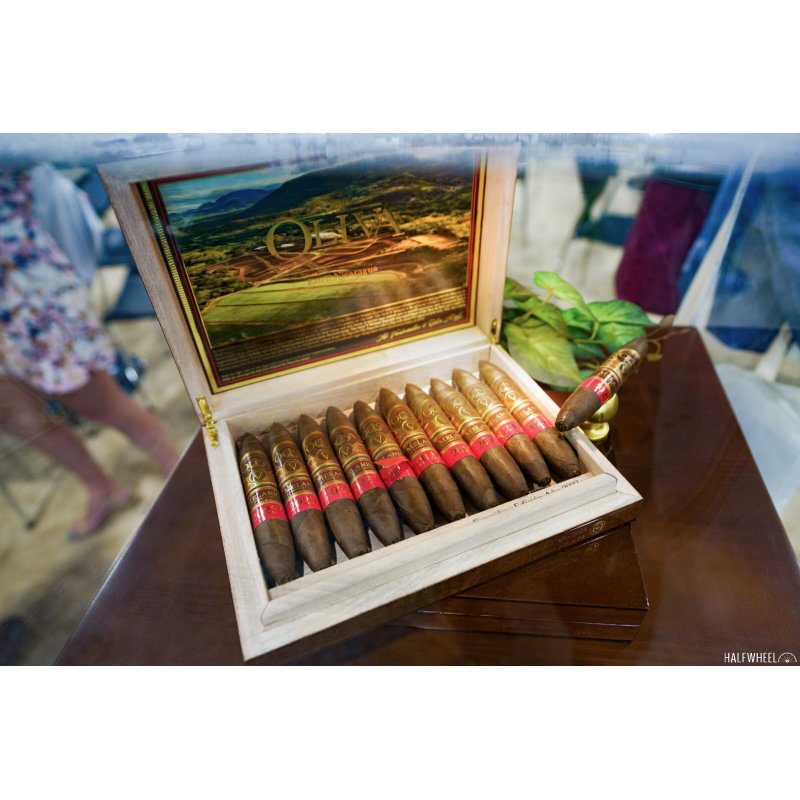 Trabucuri Oliva Serie V Melanio Limitada 2023 Figurinos 10