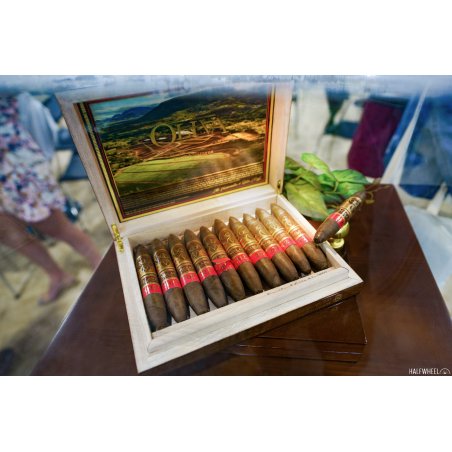 Trabucuri Oliva Serie V Melanio Limitada 2023 Figurinos 10