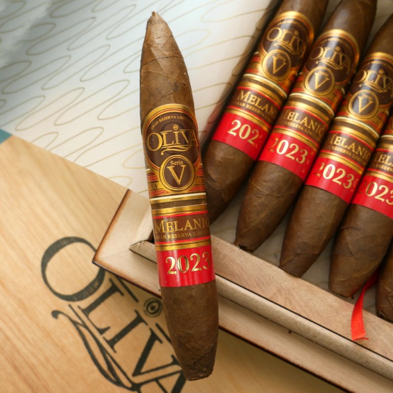 Trabucuri Oliva Serie V Melanio Limitada 2023 Figurinos 10