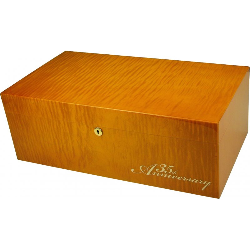 Humidor Gurkha 35th Anniversary Gold Limited Edition cu 75 trabucuri