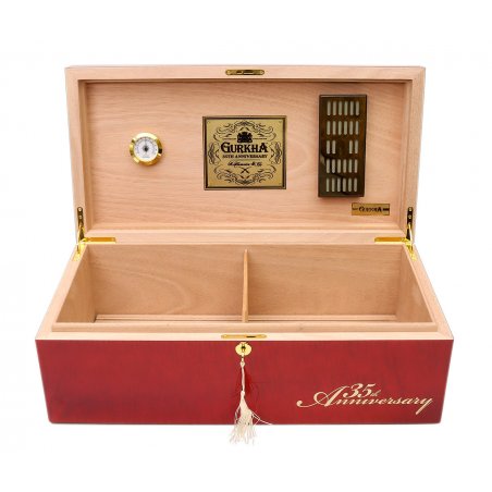 Humidor Gurkha 35th Anniversary Limited Edition cu 75 trabucuri