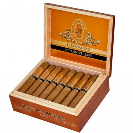Trabucuri Perdomo 10th Anniversary Connecticut Super Toro 25
