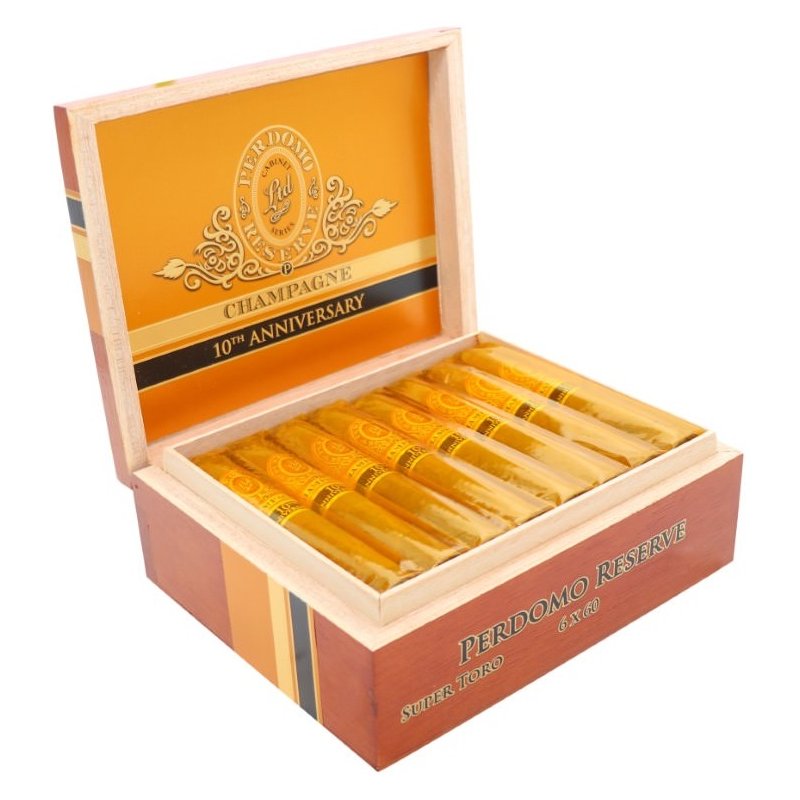 Trabucuri Perdomo 10th Anniversary Connecticut Super Toro 25
