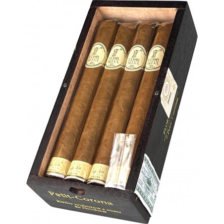 Trabucuri Flor de Selva Classic Petit Corona (7)