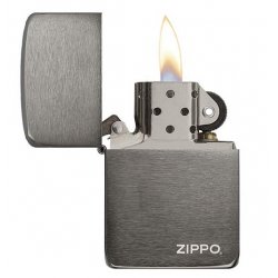 Bricheta Zippo 24485 1941 Black Ice